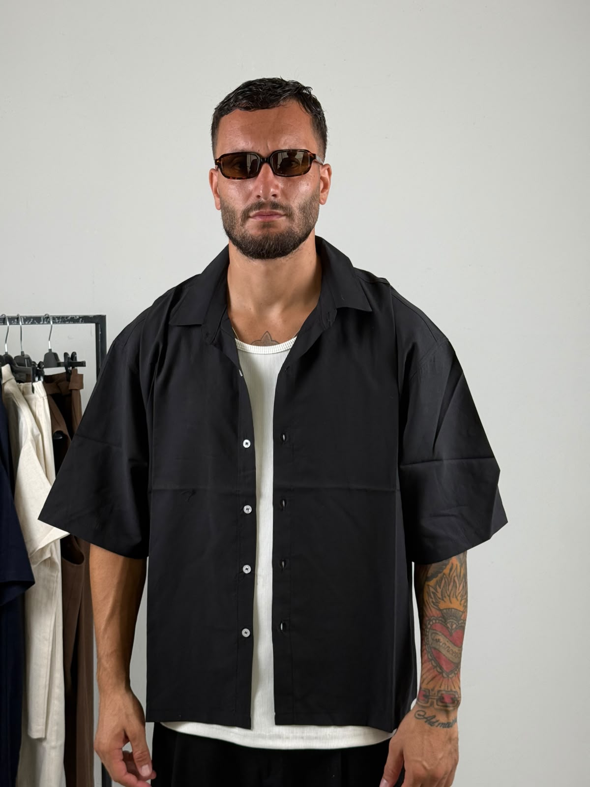 Camicia viscosa crop nera