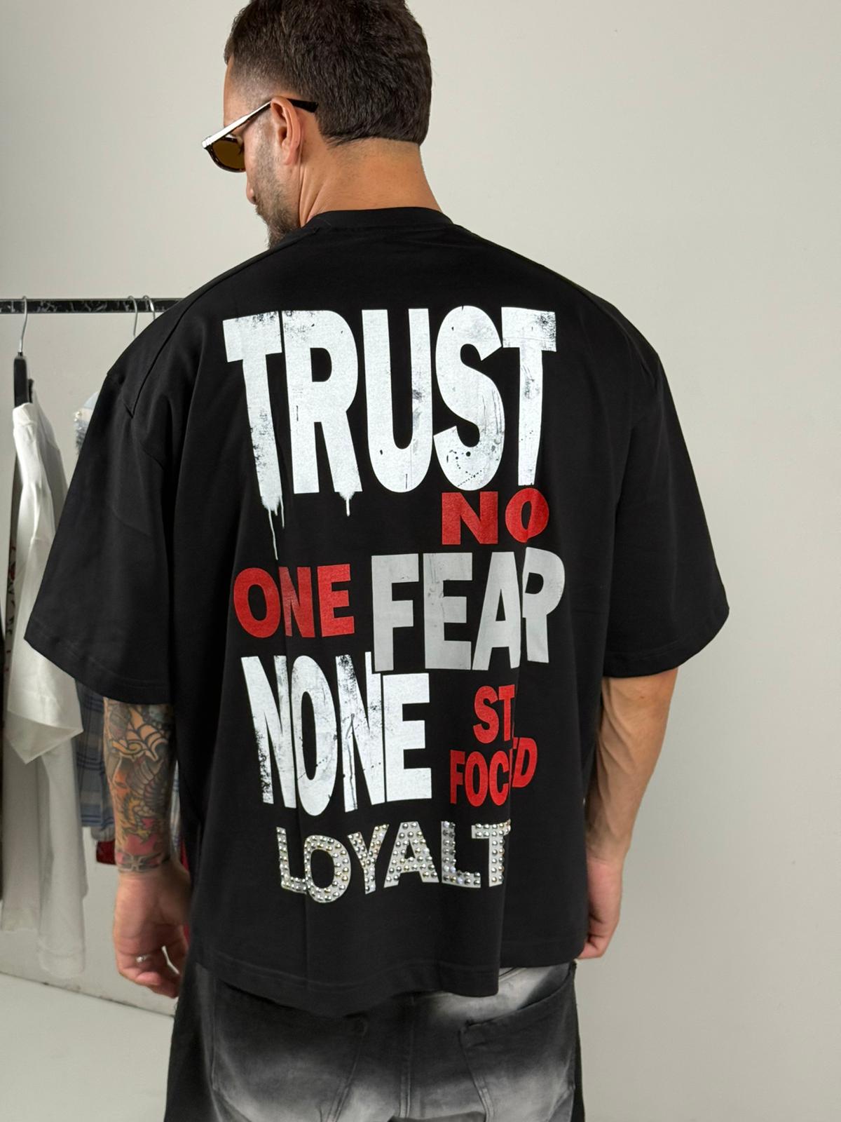 Shirt trust nera