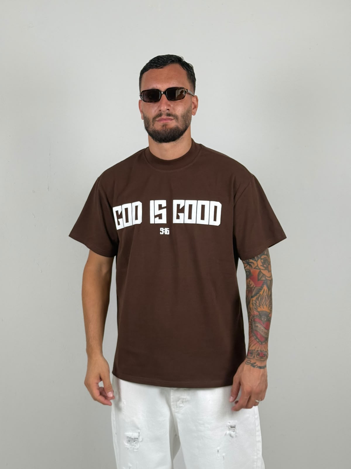 Shirt is good marrone