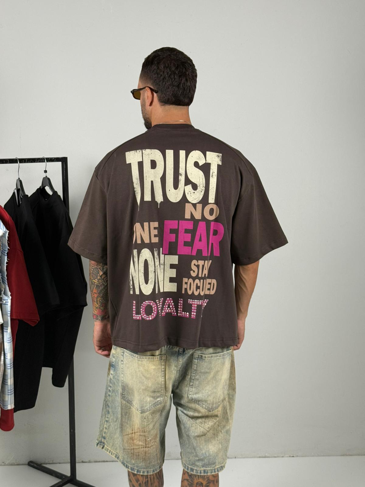 Shirt trust moro