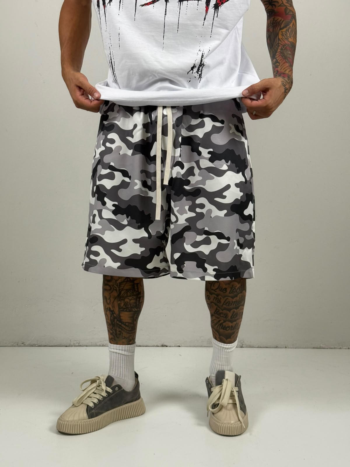 Bermuda con molla militare grigio