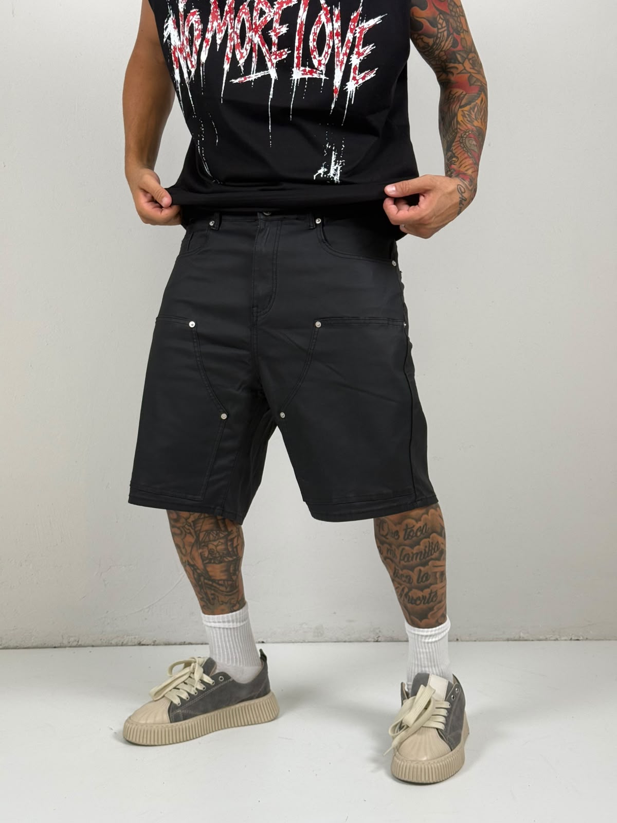 Bermuda carpenter in pelle nero