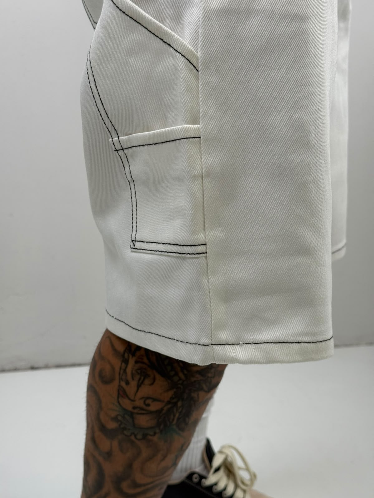 Bermuda bianco cianotic